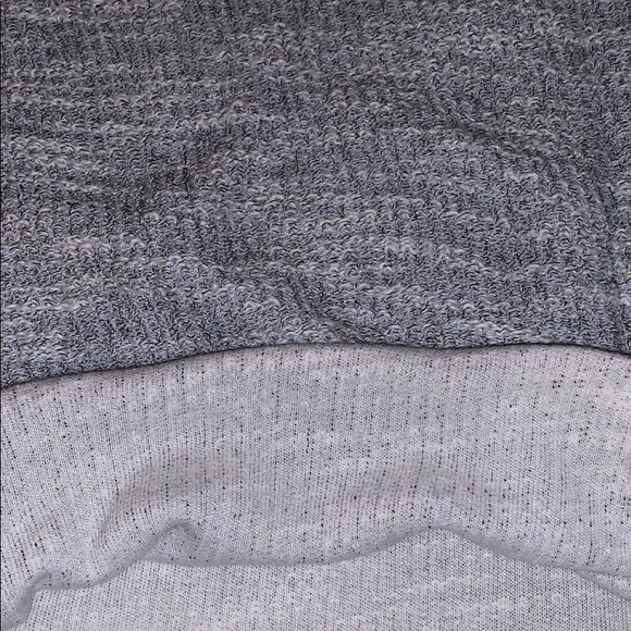 Simple Sweater - Picture 7 of 7